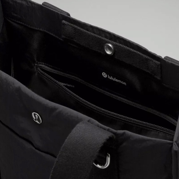 lululemon black padded boxy tote bag - Picture 5 of 15